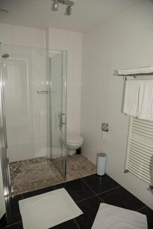 L'Hedoniste Hotel Cherac Bagian luar foto
