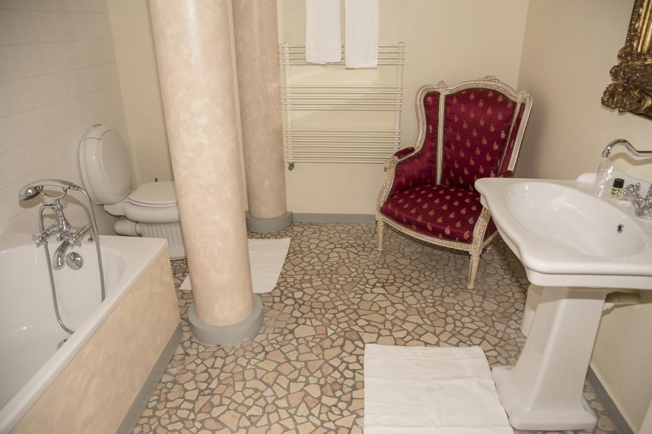 L'Hedoniste Hotel Cherac Bagian luar foto