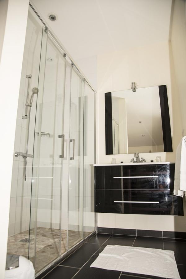 L'Hedoniste Hotel Cherac Bagian luar foto